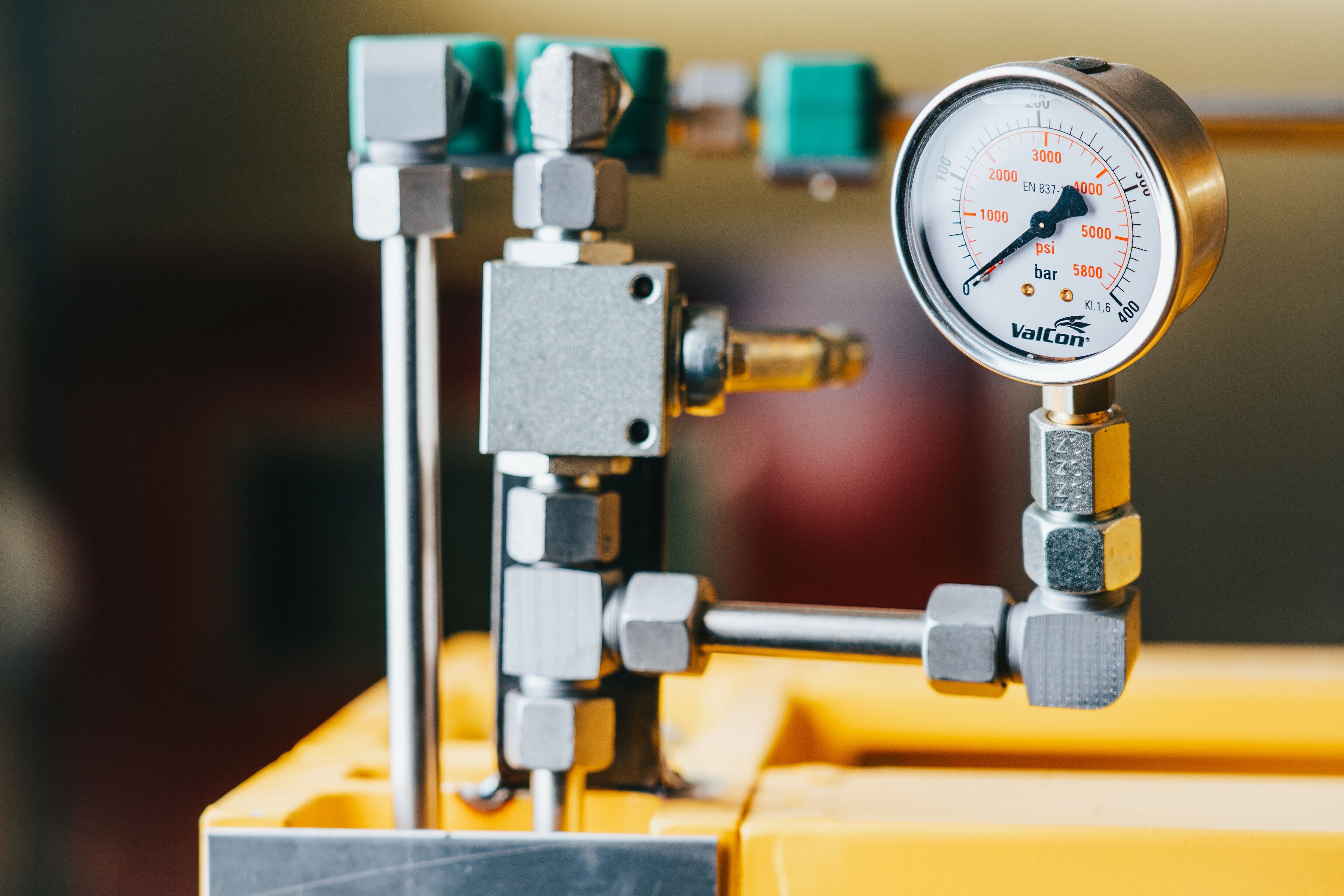 Scale bending test
